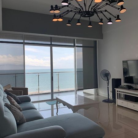 Bay Resort Condominium, 7, Beach-Front Sea View, 6-8 Pax Miri Εξωτερικό φωτογραφία