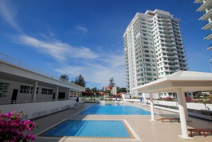 Bay Resort Condominium, 7, Beach-Front Sea View, 6-8 Pax Miri Εξωτερικό φωτογραφία